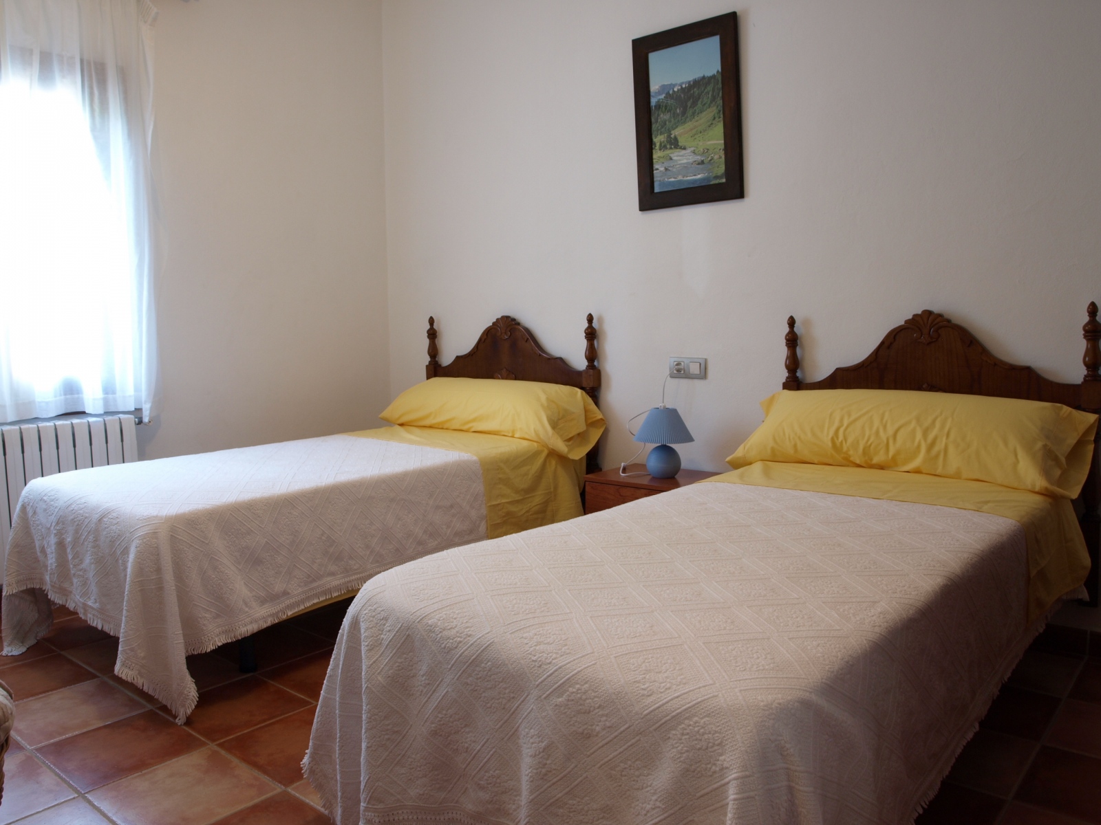 Twin bedroom 2